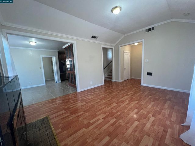 1954 48Th Ave, Oakland, CA 94601