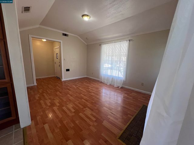 1954 48Th Ave, Oakland, CA 94601