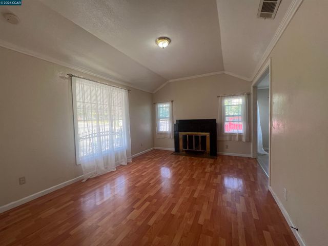 1954 48Th Ave, Oakland, CA 94601