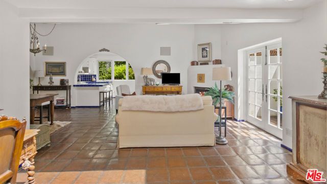 6317 Deep Dell Place, Los Angeles, CA 90068