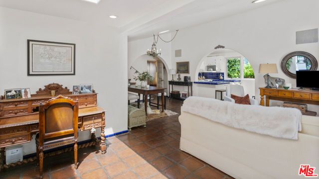 6317 Deep Dell Place, Los Angeles, CA 90068