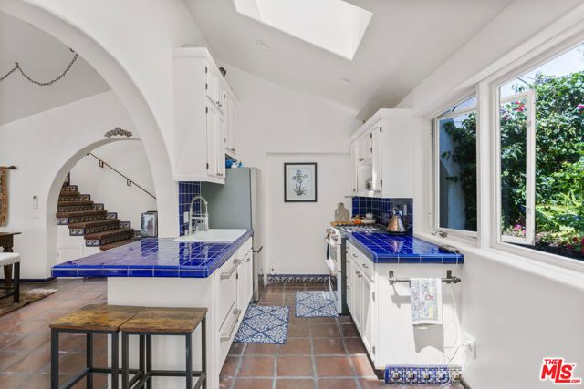 6317 Deep Dell Place, Los Angeles, CA 90068