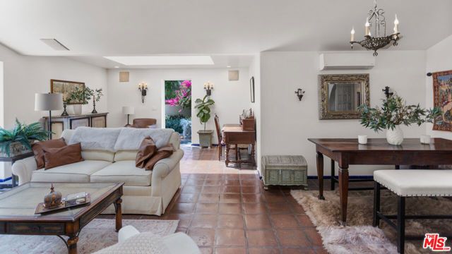 6317 Deep Dell Place, Los Angeles, CA 90068