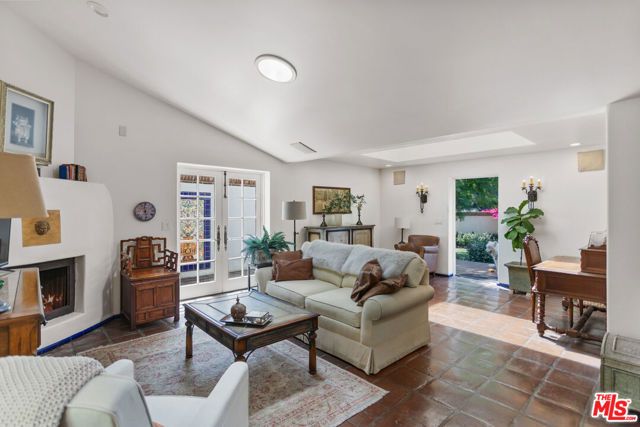 6317 Deep Dell Place, Los Angeles, CA 90068