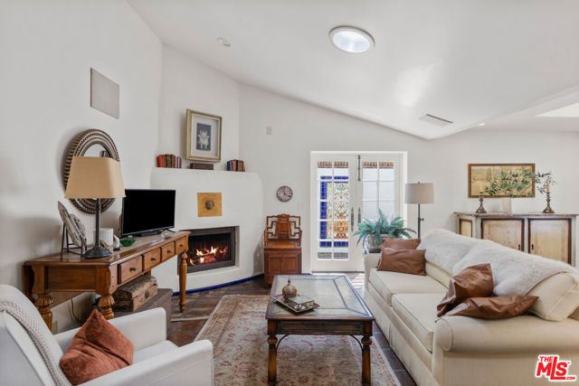 6317 Deep Dell Place, Los Angeles, CA 90068