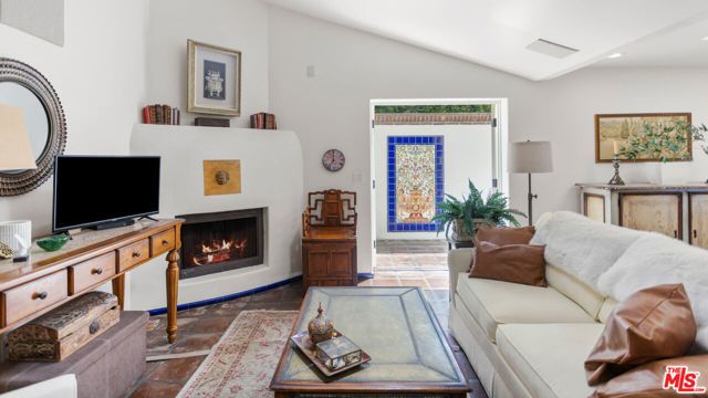6317 Deep Dell Place, Los Angeles, CA 90068