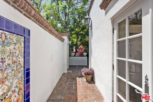 6317 Deep Dell Place, Los Angeles, CA 90068