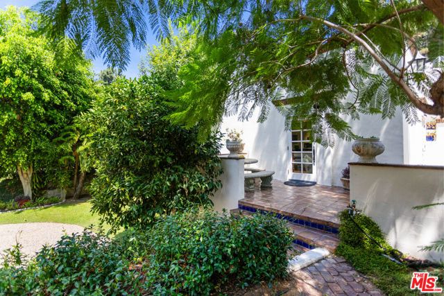 6317 Deep Dell Place, Los Angeles, CA 90068