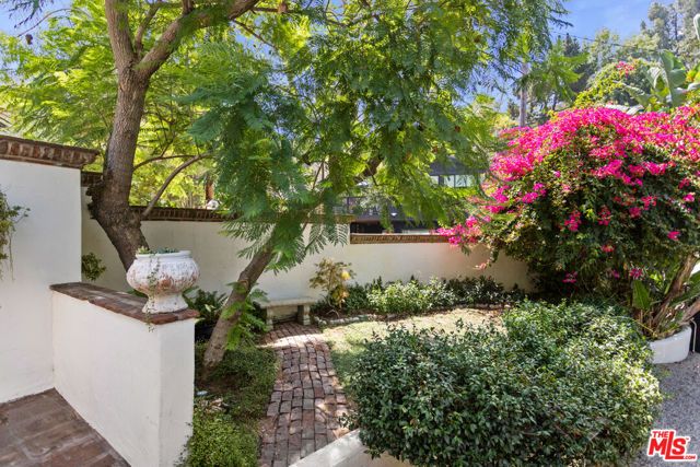 6317 Deep Dell Place, Los Angeles, CA 90068