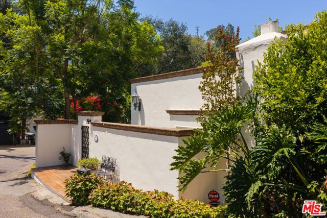 6317 Deep Dell Place, Los Angeles, CA 90068
