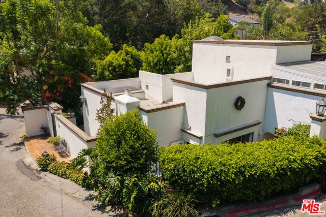 6317 Deep Dell Place, Los Angeles, CA 90068