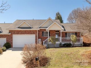 647 High Quarry Road, Hendersonville, NC 28791