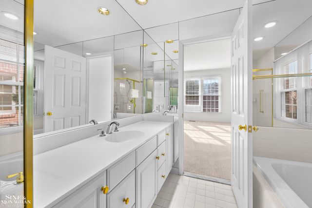 9004 Harbor Place Drive, St Clair Shores, MI 48080