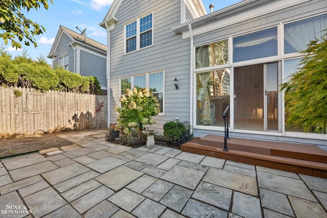 9004 Harbor Place Drive, St Clair Shores, MI 48080