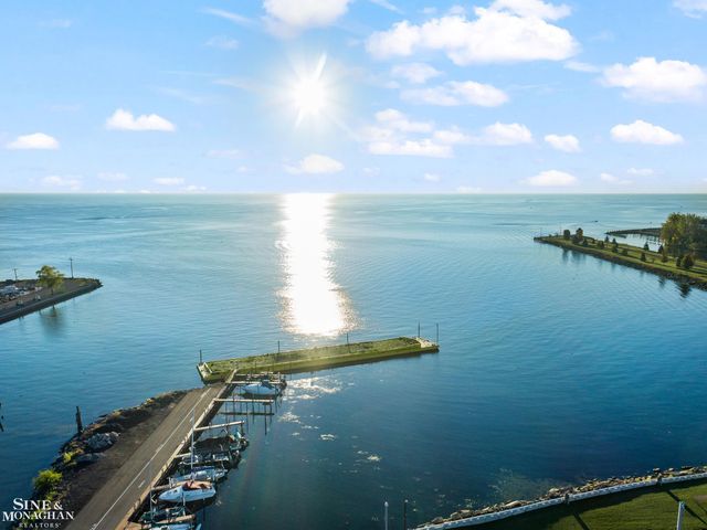 9004 Harbor Place Drive, St Clair Shores, MI 48080