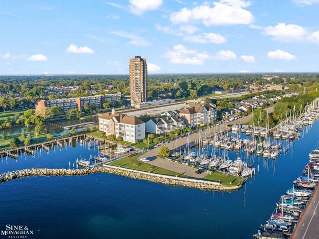 9004 Harbor Place Drive, St Clair Shores, MI 48080