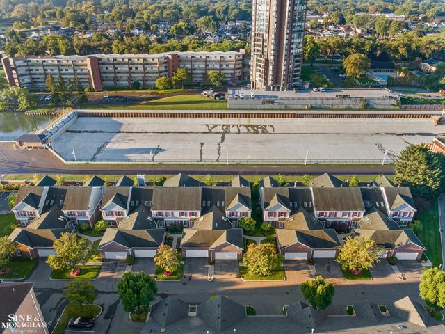 9004 Harbor Place Drive, St Clair Shores, MI 48080