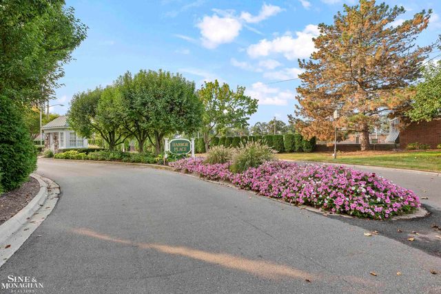 9004 Harbor Place Drive, St Clair Shores, MI 48080