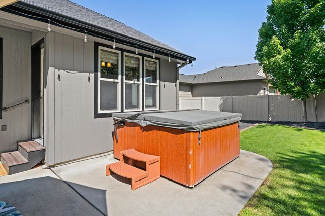 9208 N Seminole St, Spokane, WA 99208