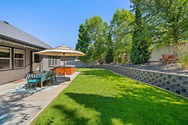 9208 N Seminole St, Spokane, WA 99208