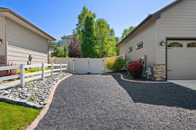 9208 N Seminole St, Spokane, WA 99208