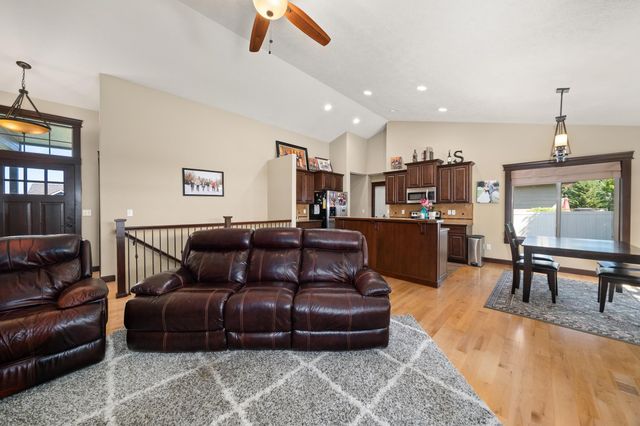 9208 N Seminole St, Spokane, WA 99208