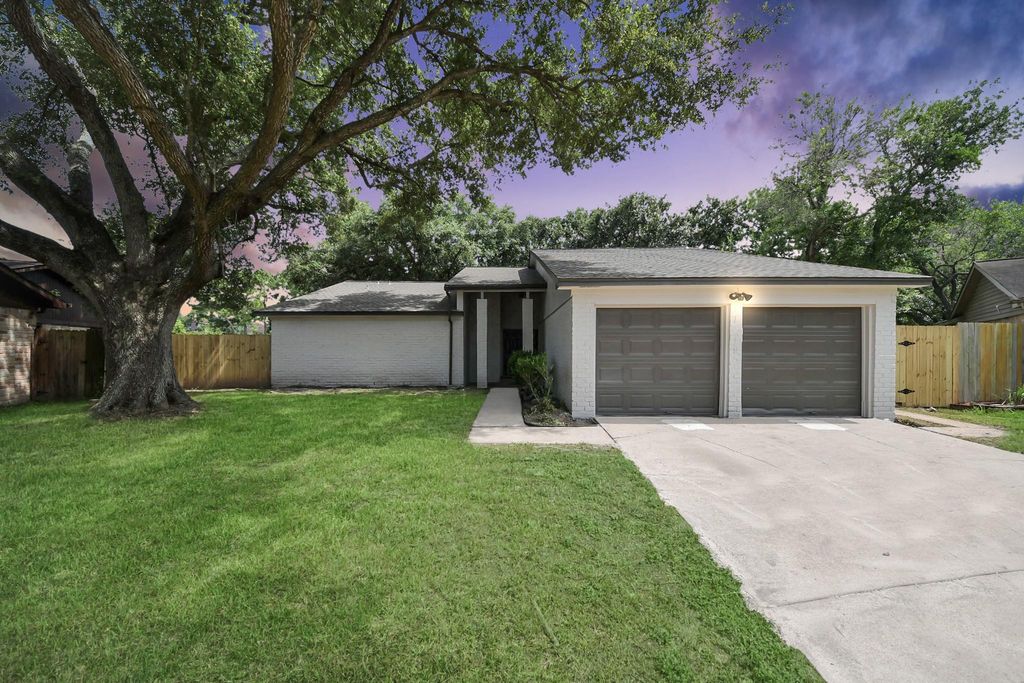 1019 Summers Drive, Missouri City, TX 77489