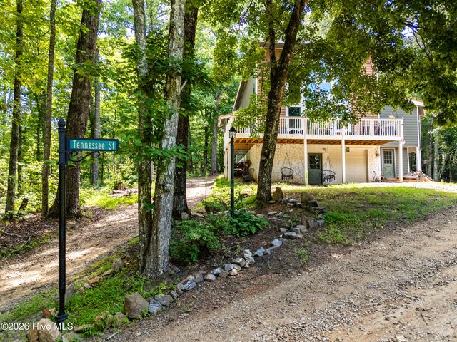 860 Holly Road, Murphy, NC 28906
