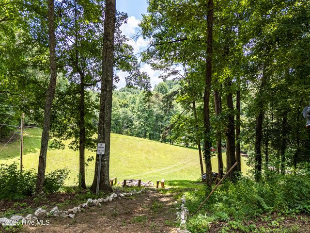 860 Holly Road, Murphy, NC 28906