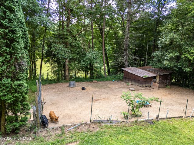 860 Holly Road, Murphy, NC 28906