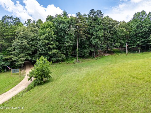 860 Holly Road, Murphy, NC 28906