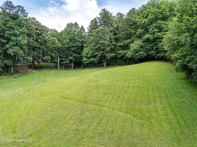 860 Holly Road, Murphy, NC 28906