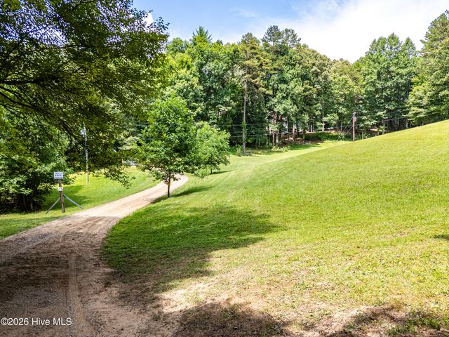 860 Holly Road, Murphy, NC 28906