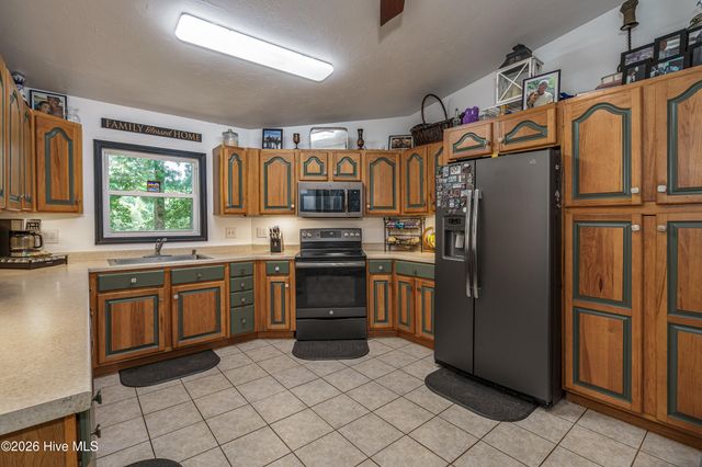 860 Holly Road, Murphy, NC 28906