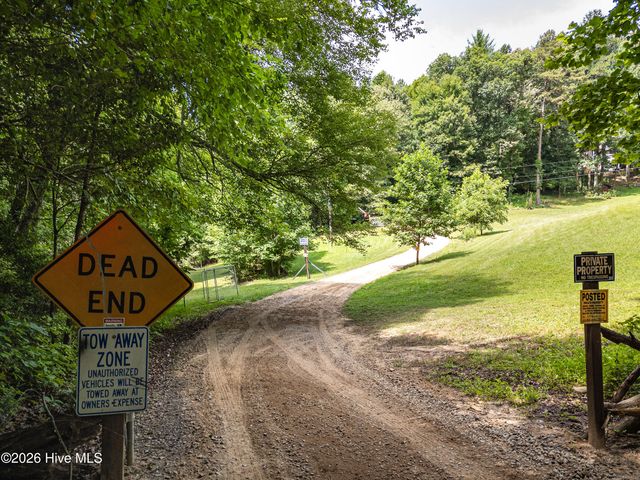 860 Holly Road, Murphy, NC 28906