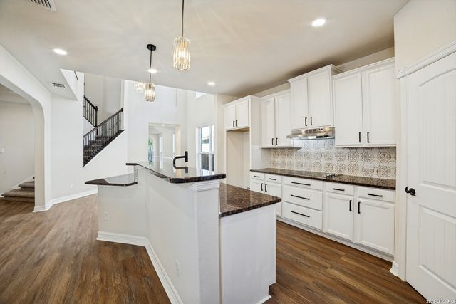 8046 Stillwater Pkwy, San Antonio, TX 78254