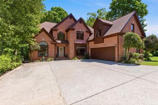 8575 Anchor On Lanier Court, Gainesville, GA 30506