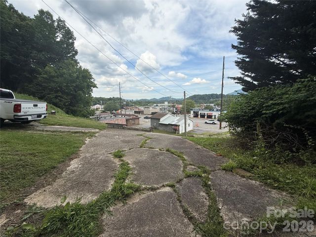 31 Paralee Lane, Waynesville, NC 28786