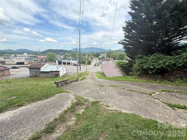 31 Paralee Lane, Waynesville, NC 28786