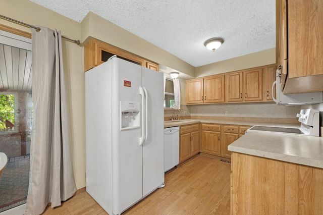 416 W Campus Ave, Wichita, KS 67217