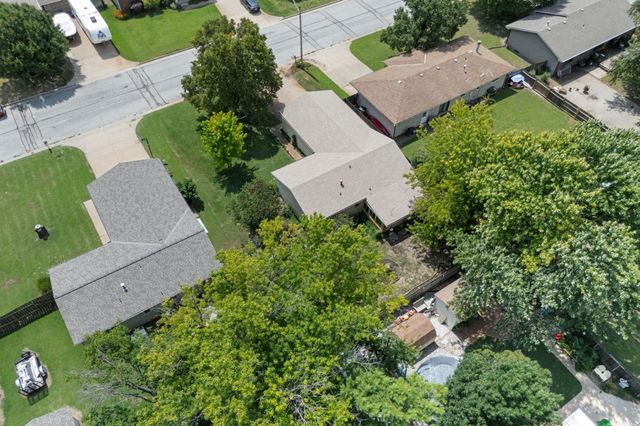 416 W Campus Ave, Wichita, KS 67217