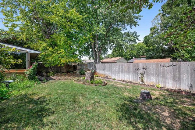 416 W Campus Ave, Wichita, KS 67217