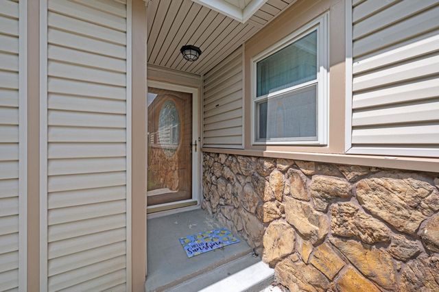 416 W Campus Ave, Wichita, KS 67217