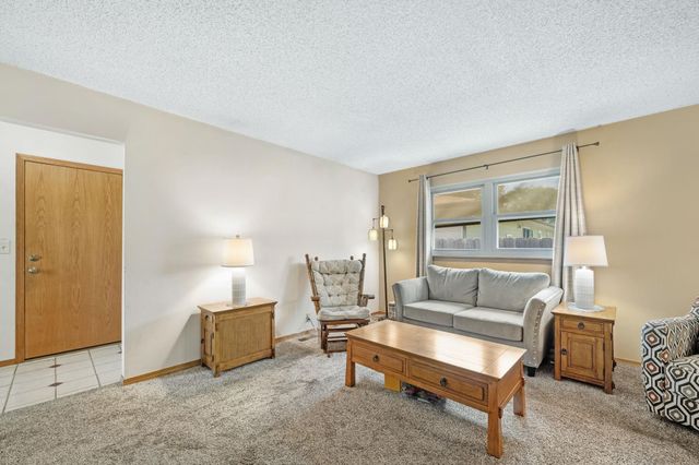 416 W Campus Ave, Wichita, KS 67217