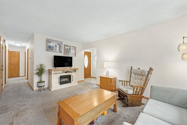 416 W Campus Ave, Wichita, KS 67217