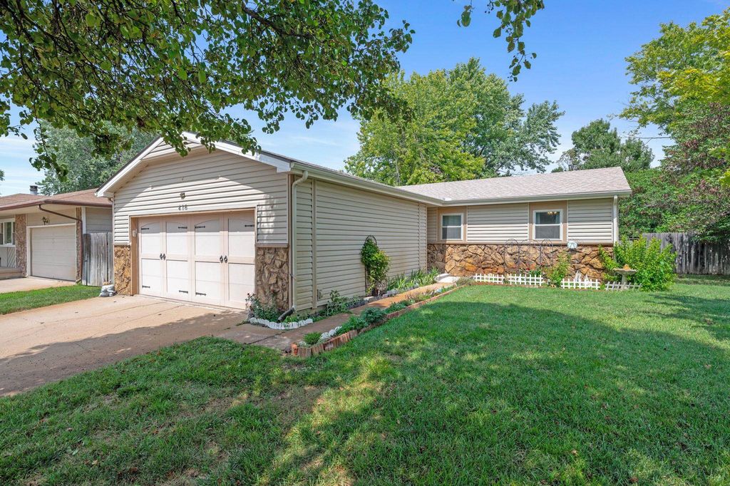 416 W Campus Ave, Wichita, KS 67217