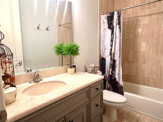 1616 NE 9th St, Fort Lauderdale, FL 33304