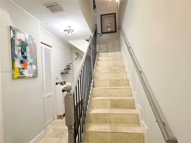 1616 NE 9th St, Fort Lauderdale, FL 33304