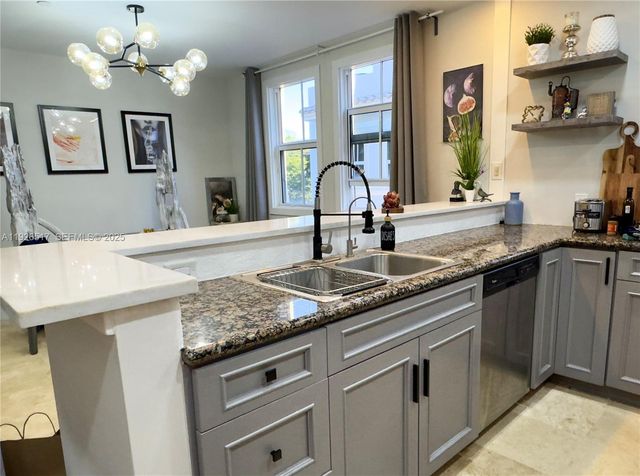 1616 NE 9th St, Fort Lauderdale, FL 33304