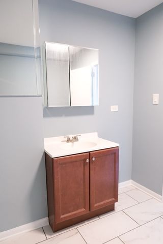 4880 N Marine Drive 304, Chicago, IL 60640